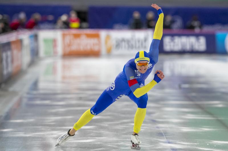 Nils van der Poel spurtar i ett skridskolopp.