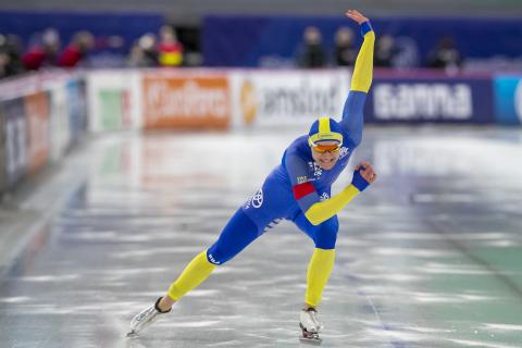 Nils van der Poel spurtar i ett skridskolopp.