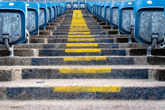 Bild på en trappa på en fotbollsanläggning